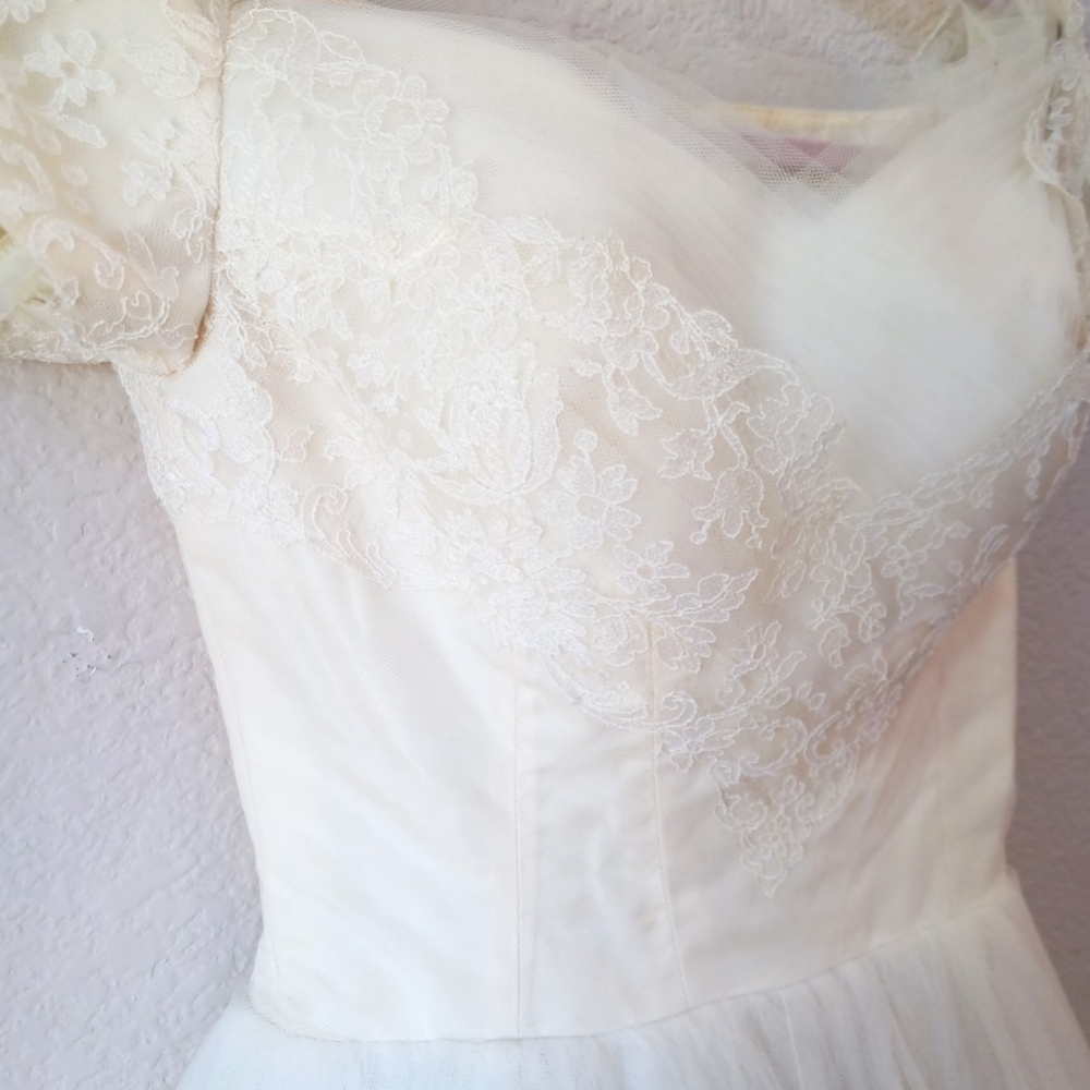 Rike's vintage 1950s stunning tulle off the shoulder tea length wedding gown - Picture 5 of 15